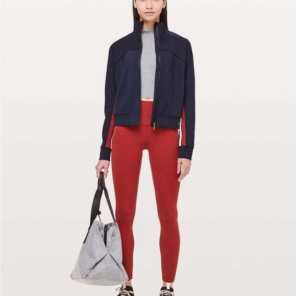 Lululemon Cover Your Tracks Jacket in Midnight Navy in size 8 - Picture 8 of 10